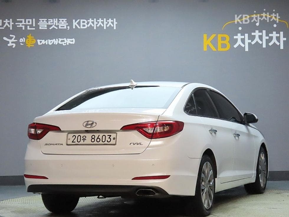 Hyundai Sonata LF2.0 Premium Standard - 2