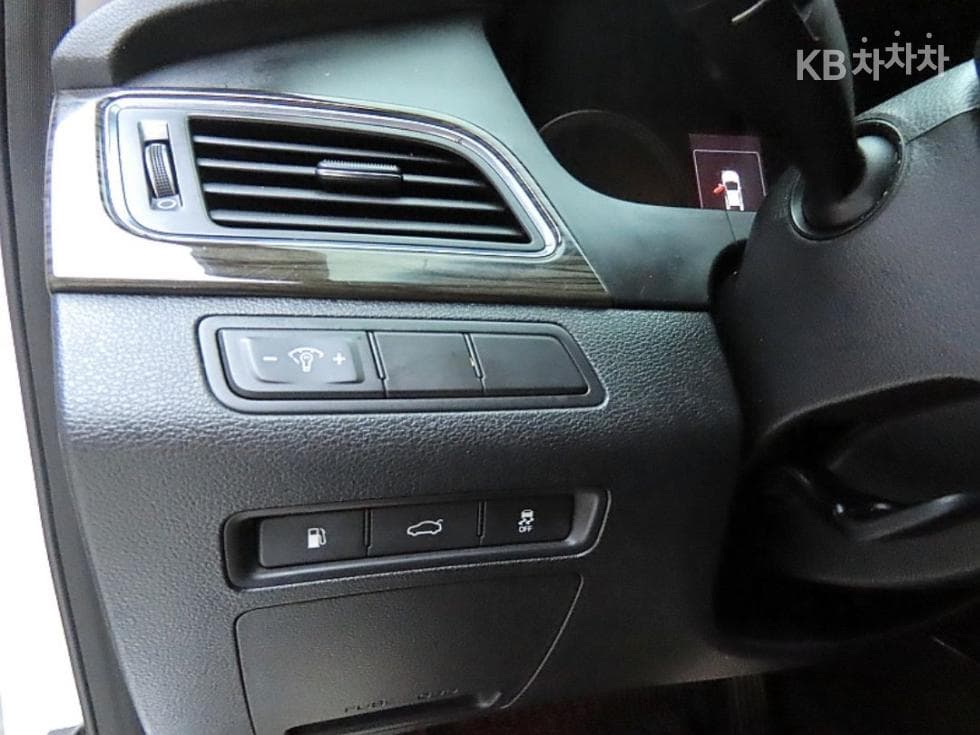 Hyundai Sonata LF2.0 Premium Standard - 9