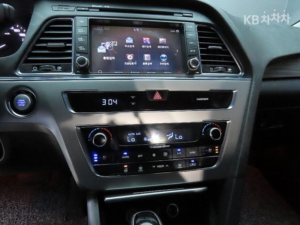 Hyundai Sonata LF2.0 Premium Standard - 18