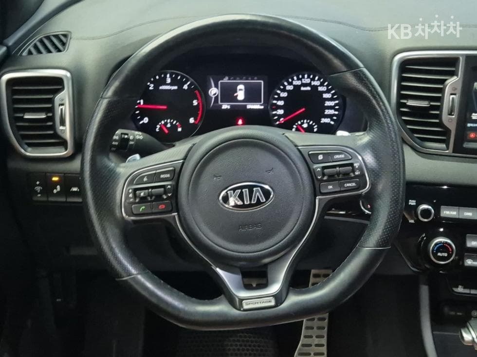 Киа Sportage 4-то поколениеДизел 2.0 4x4 Noblesse Специал (специален признак/издание) - 9