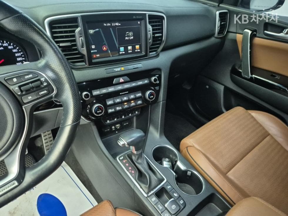 Киа Sportage 4-то поколениеДизел 2.0 4x4 Noblesse Специал (специален признак/издание) - 10
