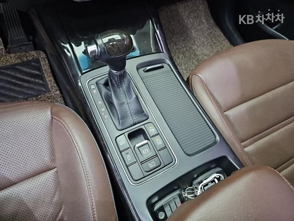 Киа All NewSorentoДизел 2.2 2WD Noblesse Специал (специален признак/издание) - 10