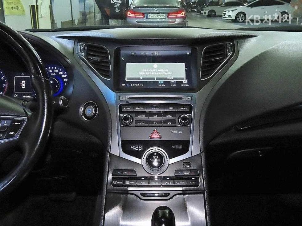Хюндай Grandeur (Azera)HGHG300 Exclusive Специал (специален признак/издание) - 11