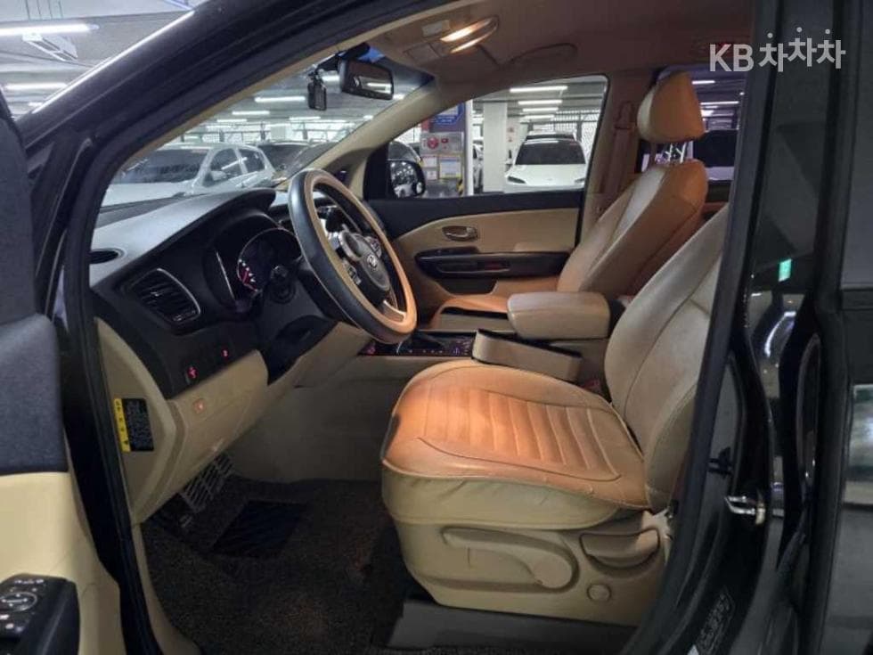 Киа All New Канивал9-местен 2.2 Дизел Лукс - 16