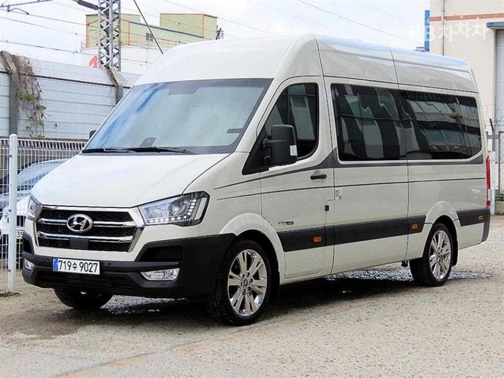 Хюндай Солати (Микробус) 2.5 Дизел 15-местен Лукс - Image 1