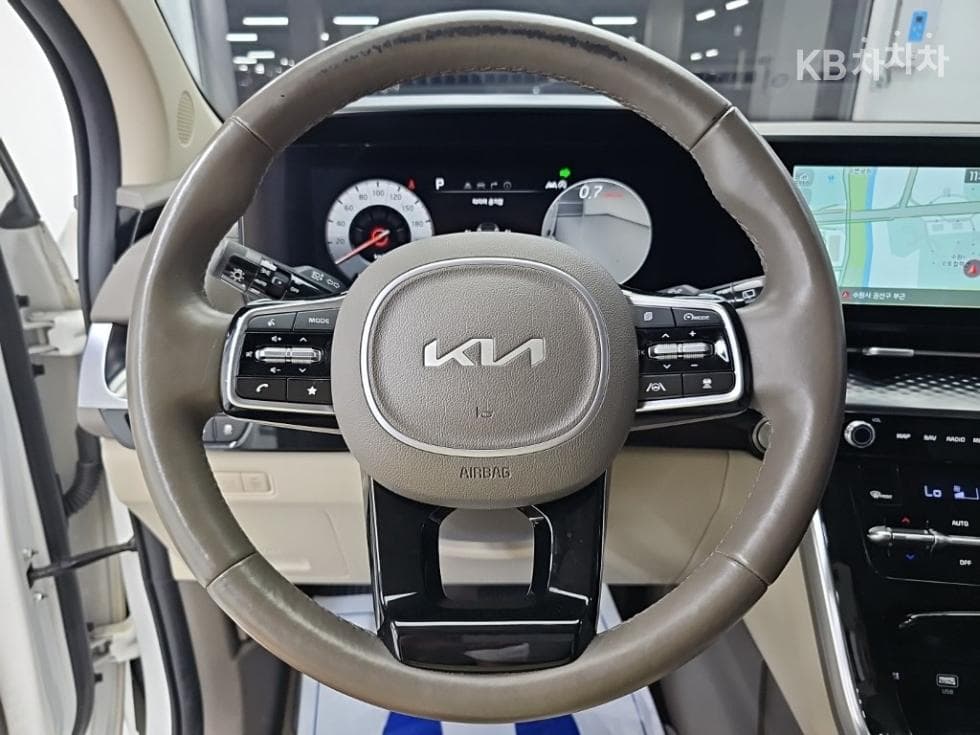 Kia Carnival 4th generationHigh Limousine (Carnival) D2.2 7-seater (Limousine) Signature - 9