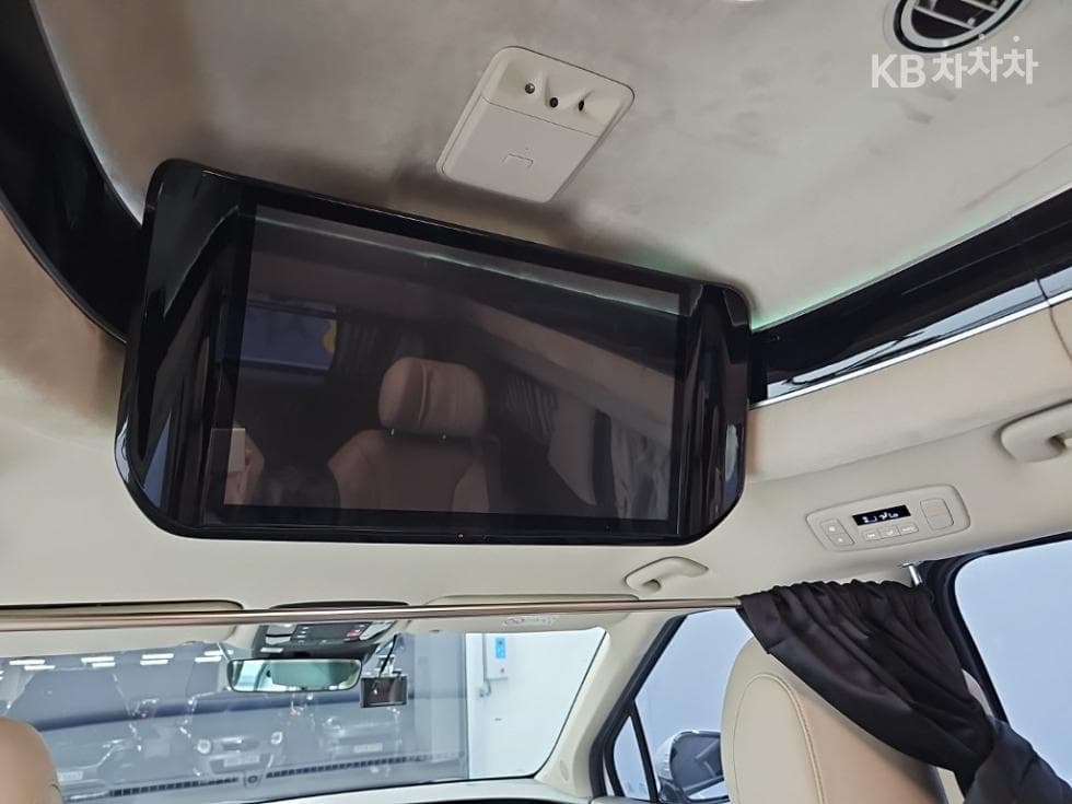 Kia Carnival 4th generationHigh Limousine (Carnival) D2.2 7-seater (Limousine) Signature - 13