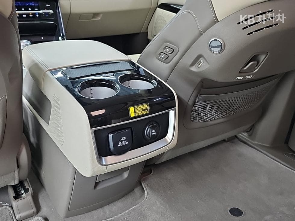 Kia Carnival 4th generationHigh Limousine (Carnival) D2.2 7-seater (Limousine) Signature - 15