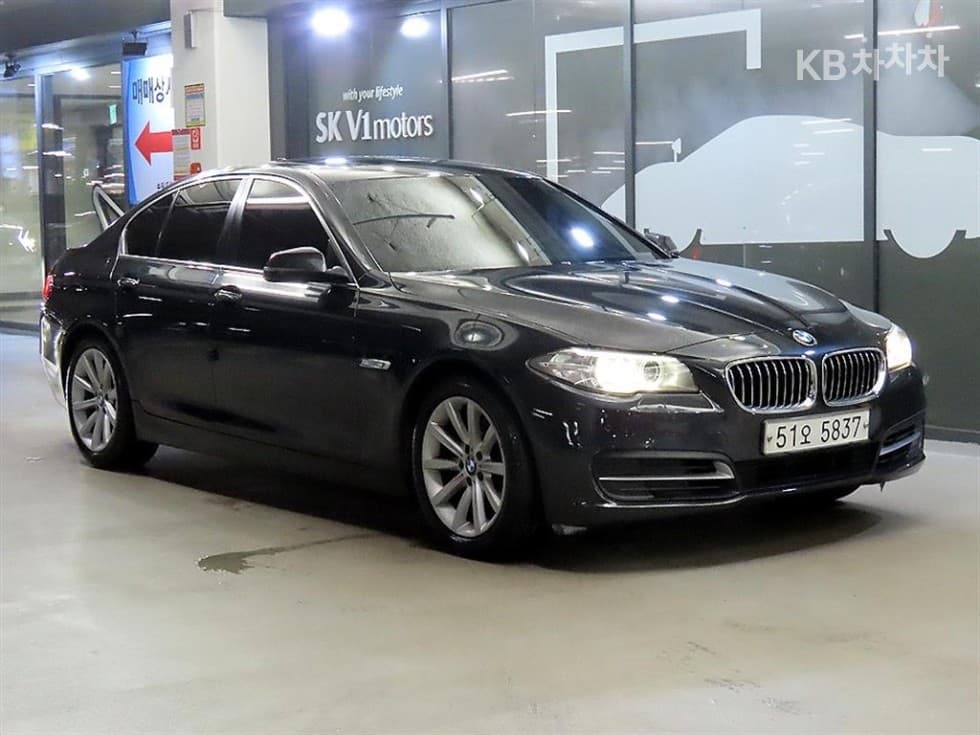 BMW Нов5 Серия 528i F10 (10~16년) - Image 1