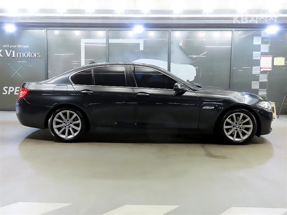 BMW New5 Series528i F10 - 3