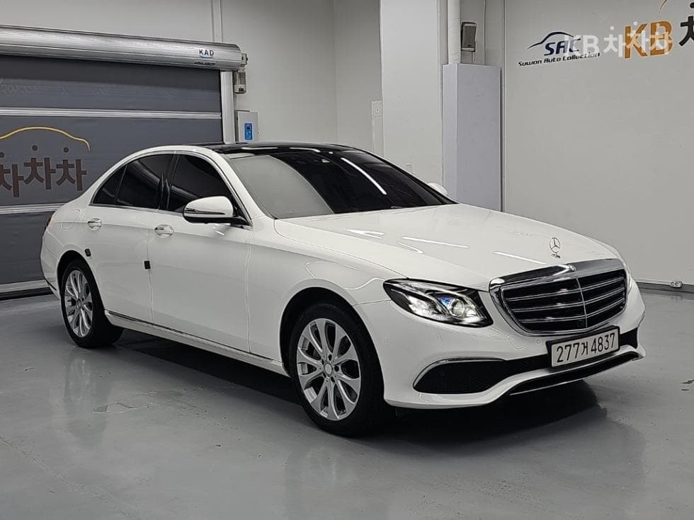 Mercedes-Benz E-Клас (W213)E300 Exclusive - 4