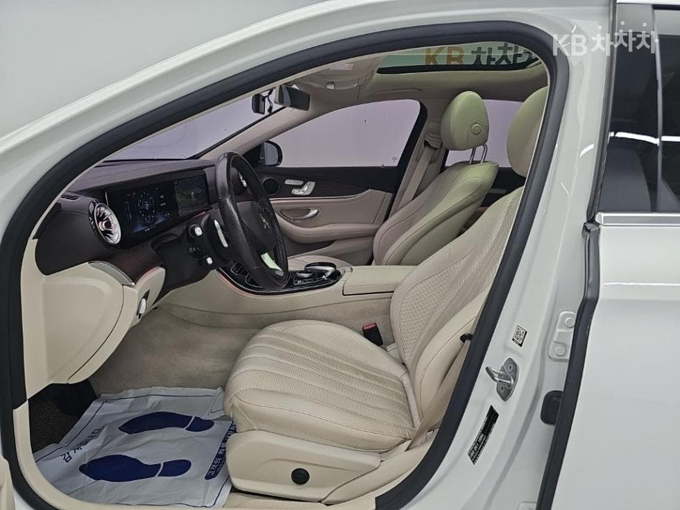 Mercedes-Benz E-Клас (W213)E300 Exclusive - 11