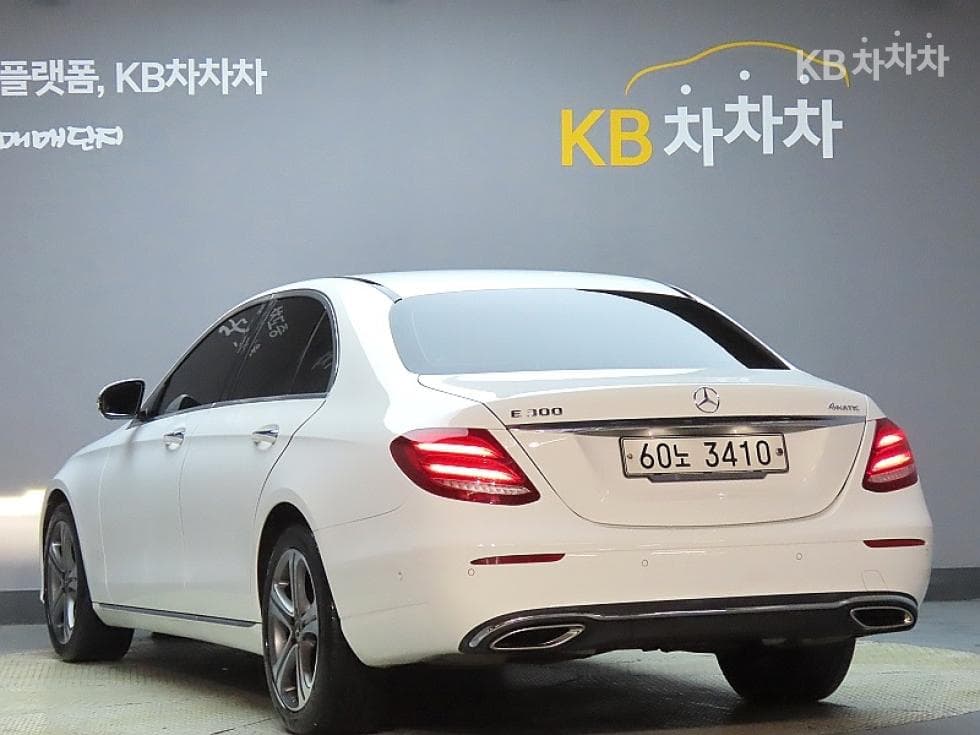 Mercedes-Benz E-Class (W213)E300 4Matic Avantgarde - 4