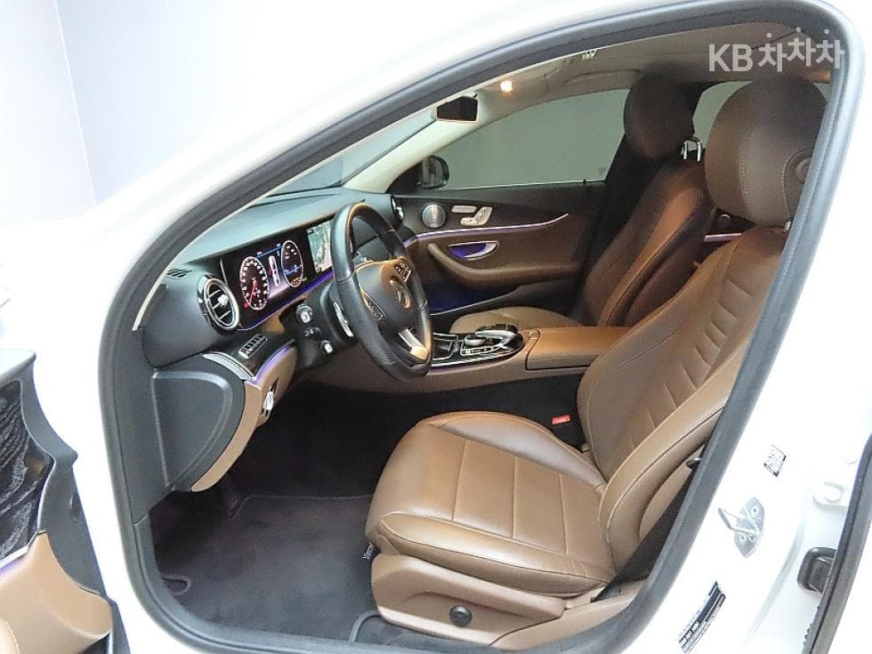 Mercedes-Benz E-Class (W213)E300 4Matic Avantgarde - 10
