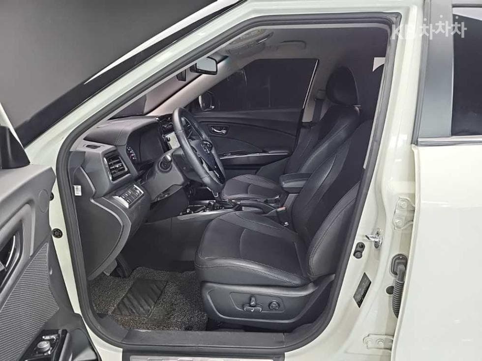 KG Mobility Very New (facelift/refresh; particularly for Tivoli) TivoliGasoline V5 2WD Standard - 11