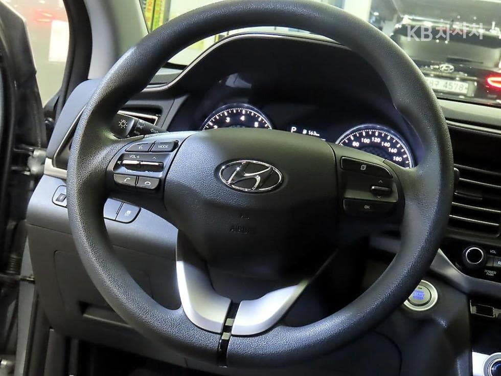 Hyundai The New (facelift) Avante (Elantra) ADSmartstream G1.6 Style - 8