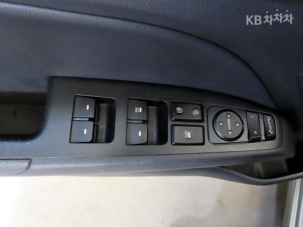 Hyundai The New (facelift) Avante (Elantra) ADSmartstream G1.6 Style - 18