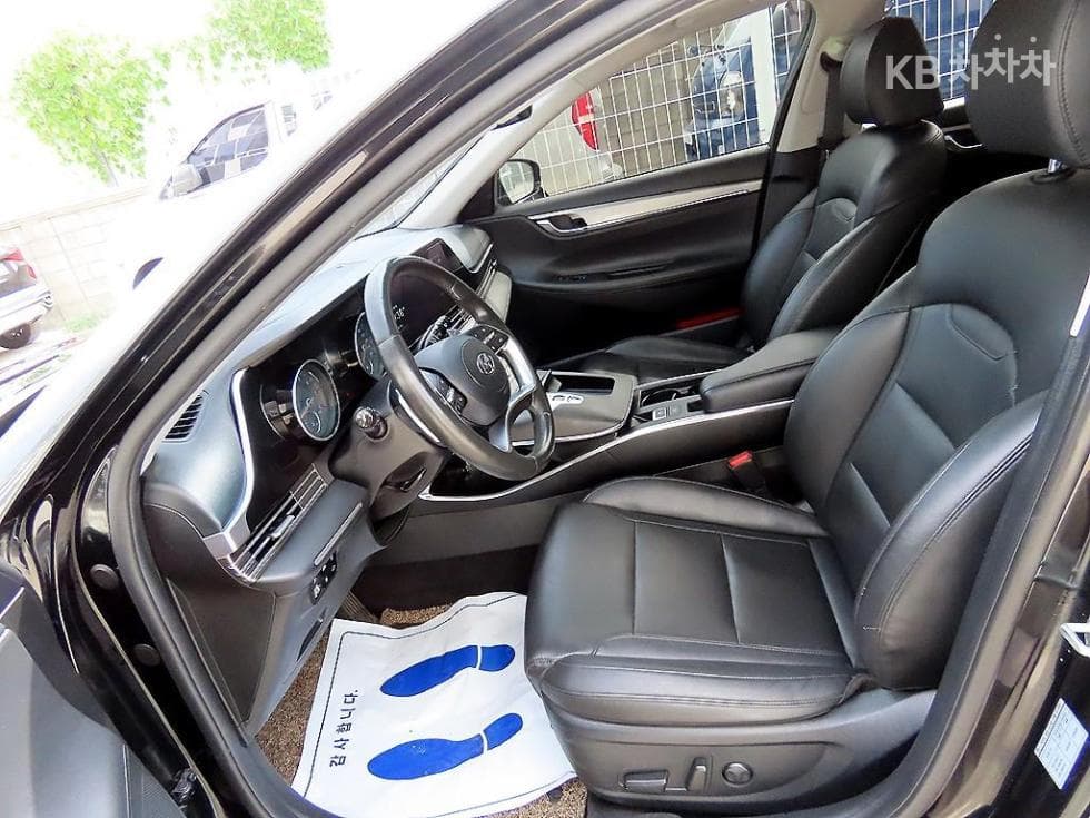 Hyundai The New (facelift) Grandeur (Azera)LPi 3.0 Rental car Modern - 5
