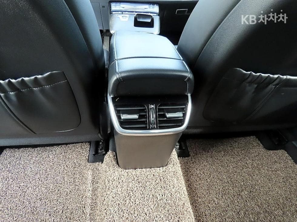 Hyundai The New (facelift) Grandeur (Azera)LPi 3.0 Rental car Modern - 17