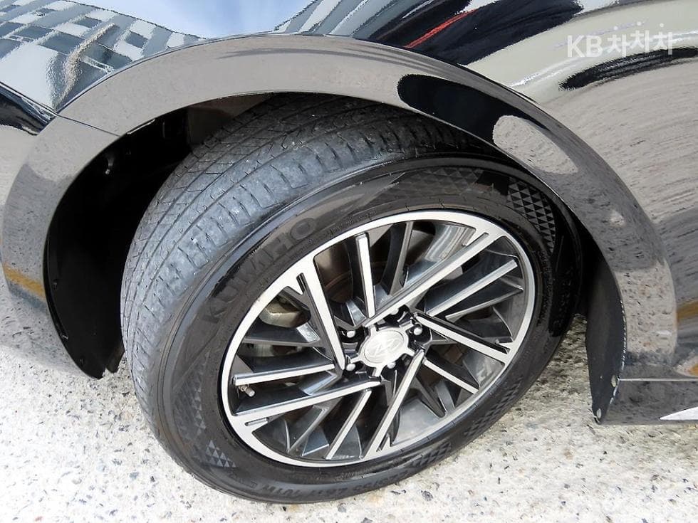 Hyundai The New (facelift) Grandeur (Azera)LPi 3.0 Rental car Modern - 20