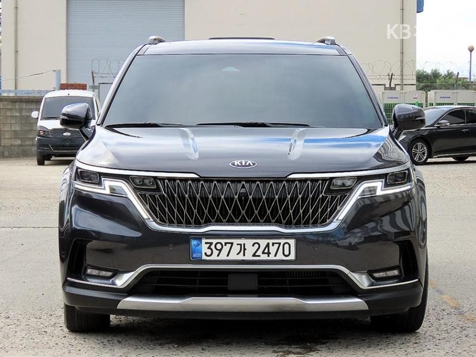 Kia Carnival 4th generation D2.2 9-seater Signature - Image 1