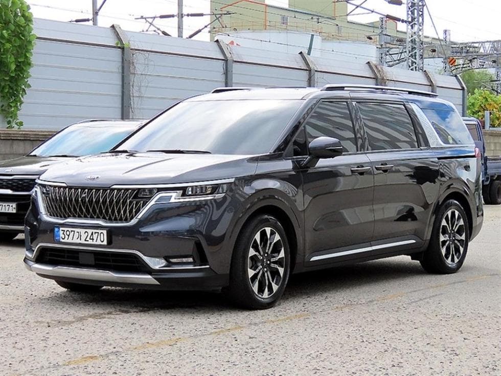 Kia Carnival 4th generationD2.2 9-seater Signature - 2