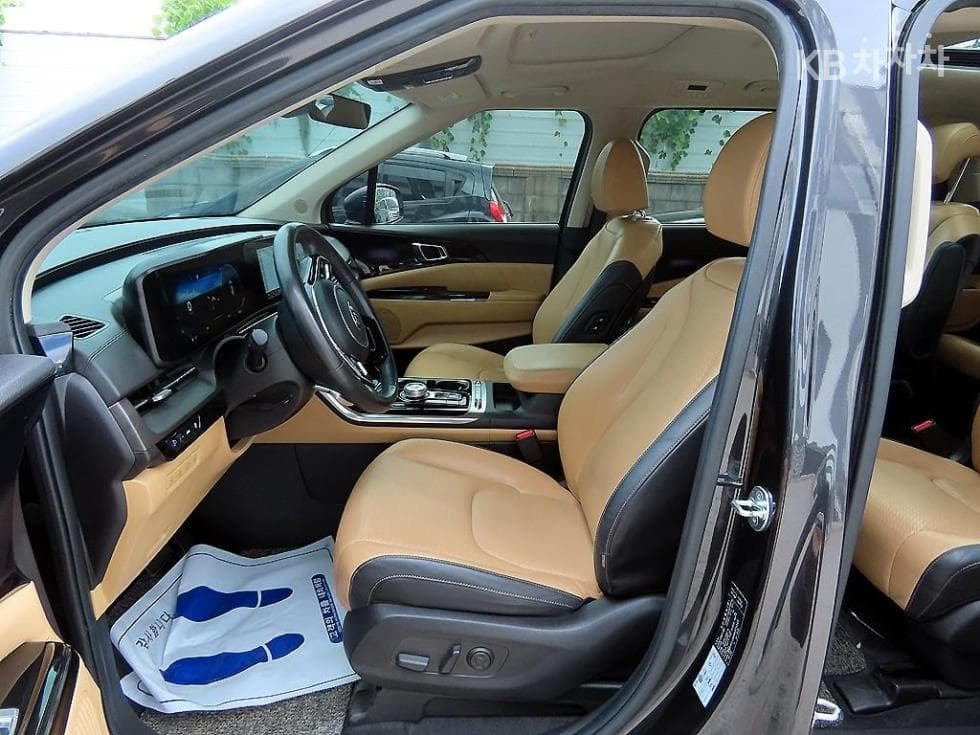 Kia Carnival 4th generationD2.2 9-seater Signature - 5