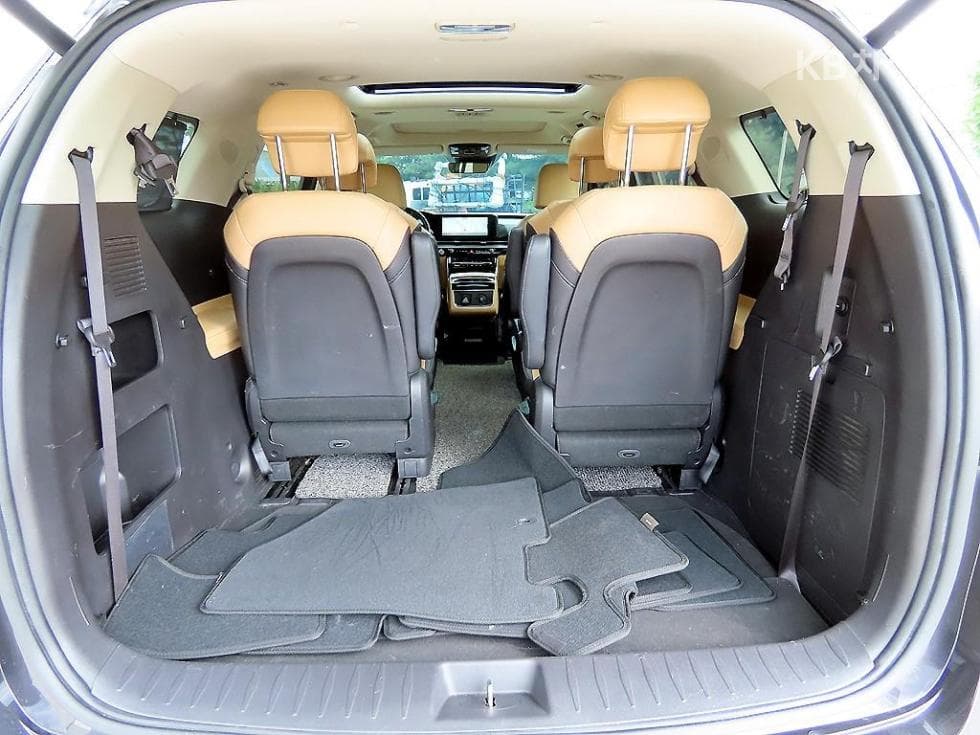 Kia Carnival 4th generationD2.2 9-seater Signature - 16