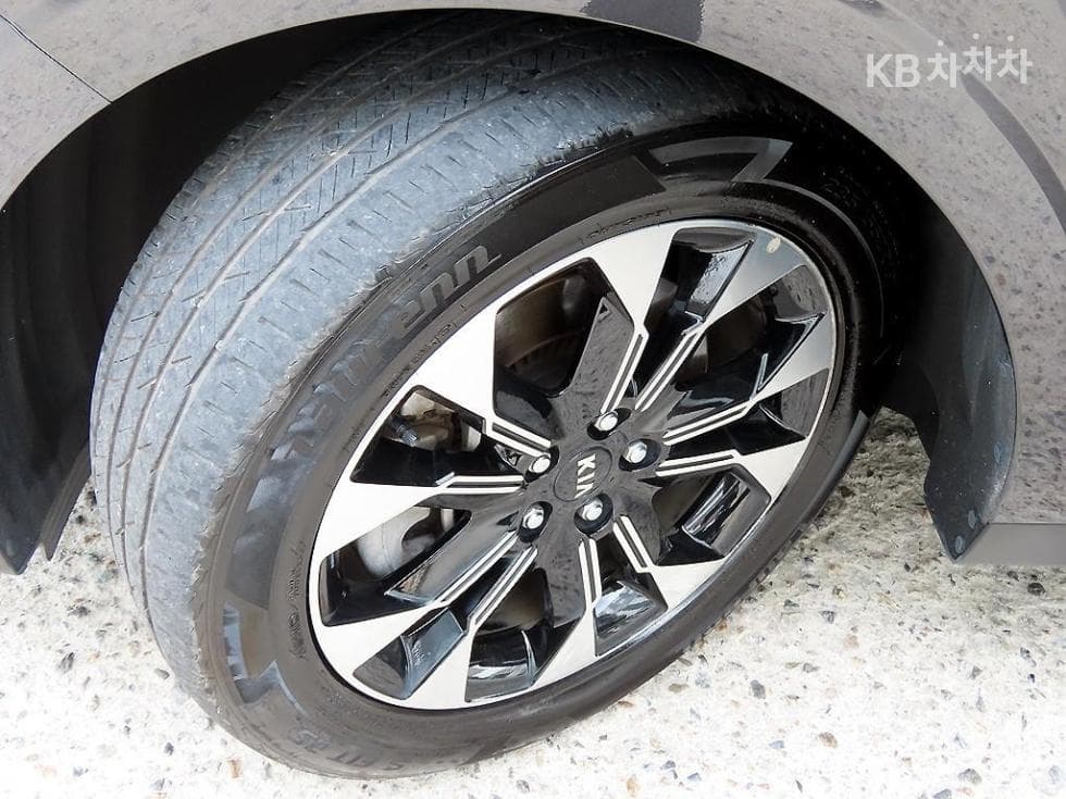 Kia Carnival 4th generationD2.2 9-seater Signature - 20