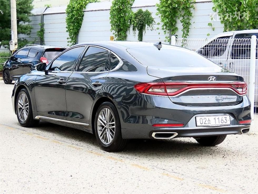 Hyundai Grandeur (Azera)IG2.4 Premium Standard - 3