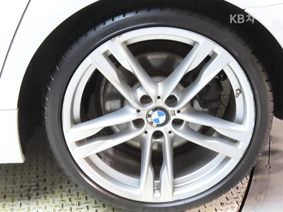 BMW Нов5 Серия520d M Air로Динамичен F10 - 20