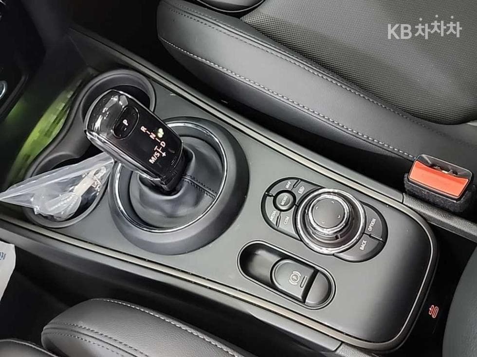 Mini Countryman (F60)1.5 Cooper Classic Plus Standard - 8