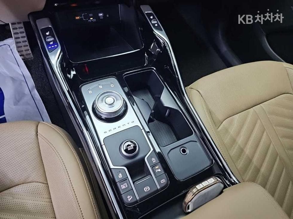 Киа The New (фейслифт) Sorento MQ42.2 Дизел 2WD Signature - 8