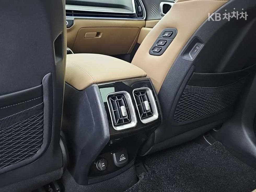 Киа The New (фейслифт) Sorento MQ42.2 Дизел 2WD Signature - 13