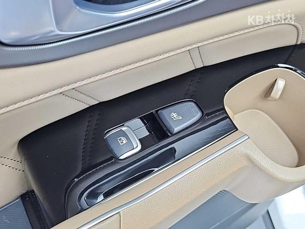 Киа The New (фейслифт) Sorento MQ42.2 Дизел 2WD Signature - 14