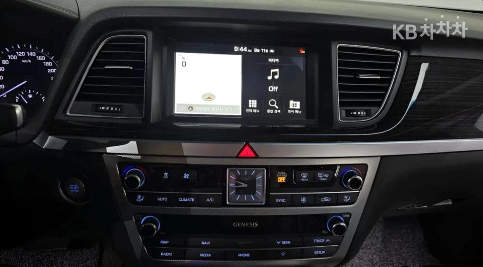 Дженезис G803.3 GDI AWD Лукс Специал (специален признак/издание) - 14