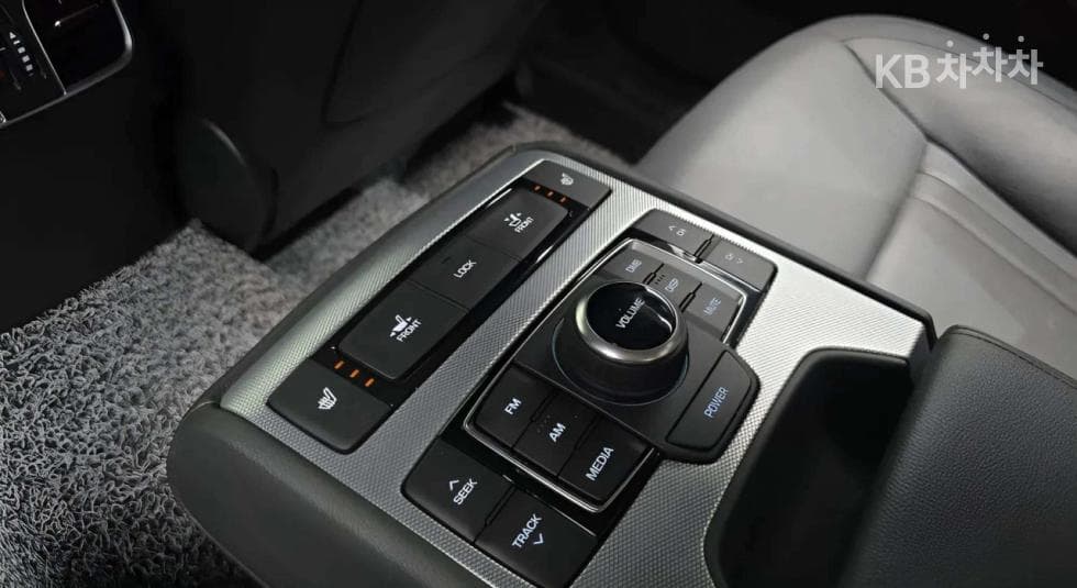 Дженезис G803.3 GDI AWD Лукс Специал (специален признак/издание) - 22