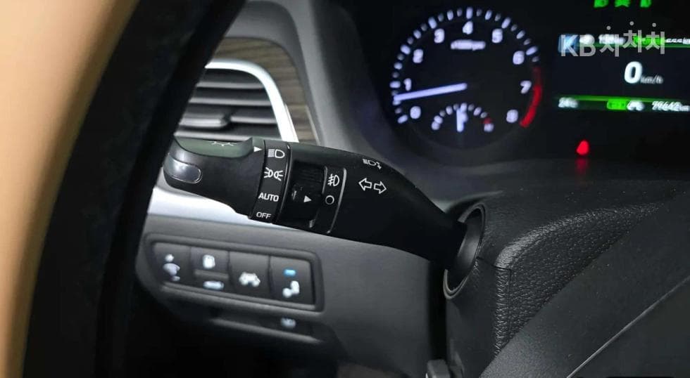 Дженезис G803.3 GDI AWD Лукс Специал (специален признак/издание) - 25