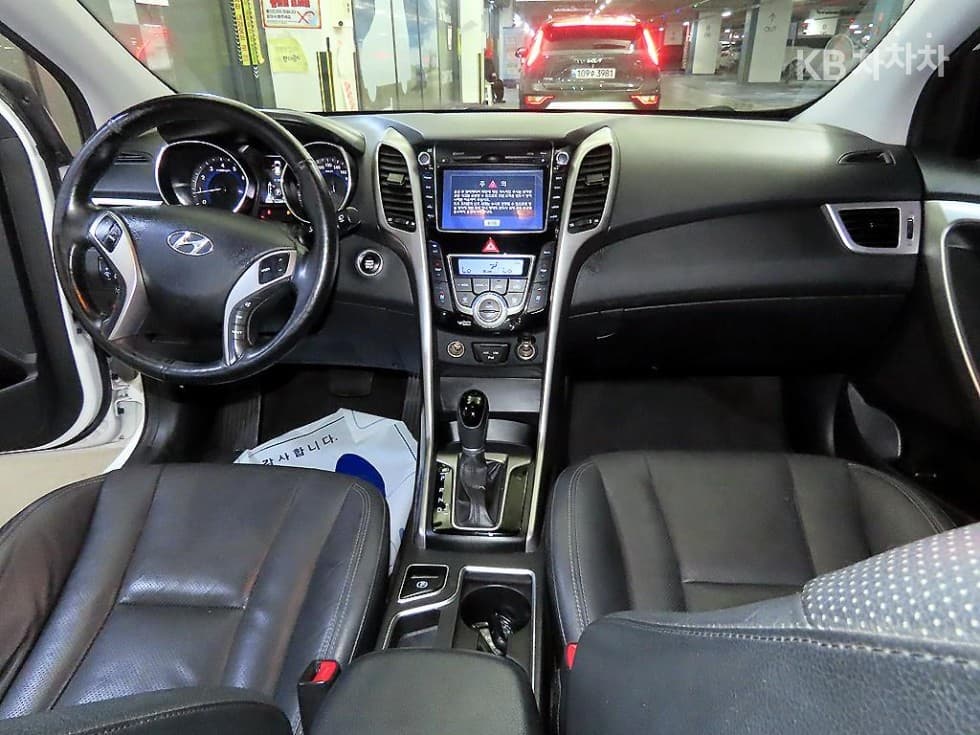 Hyundai i30(신형)1.6 GDI PYL - 10