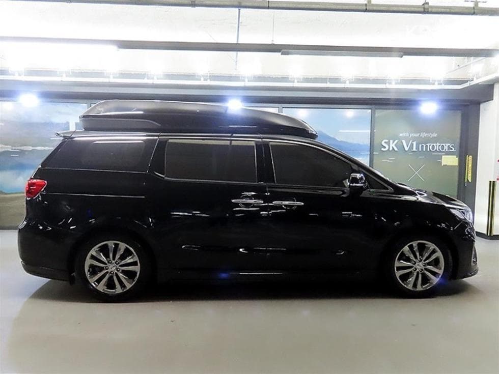 Kia All New Carnival9-seater 2.2 Diesel High Limousine (Carnival) Noblesse - 3