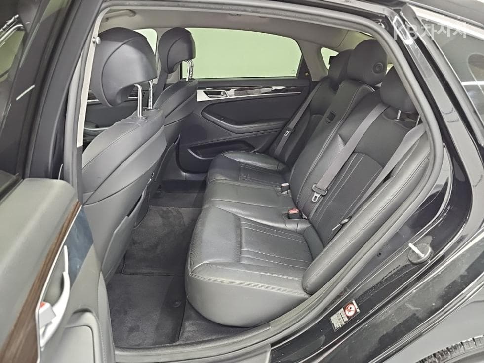 Genesis G803.3 GDI AWD Luxury - 12