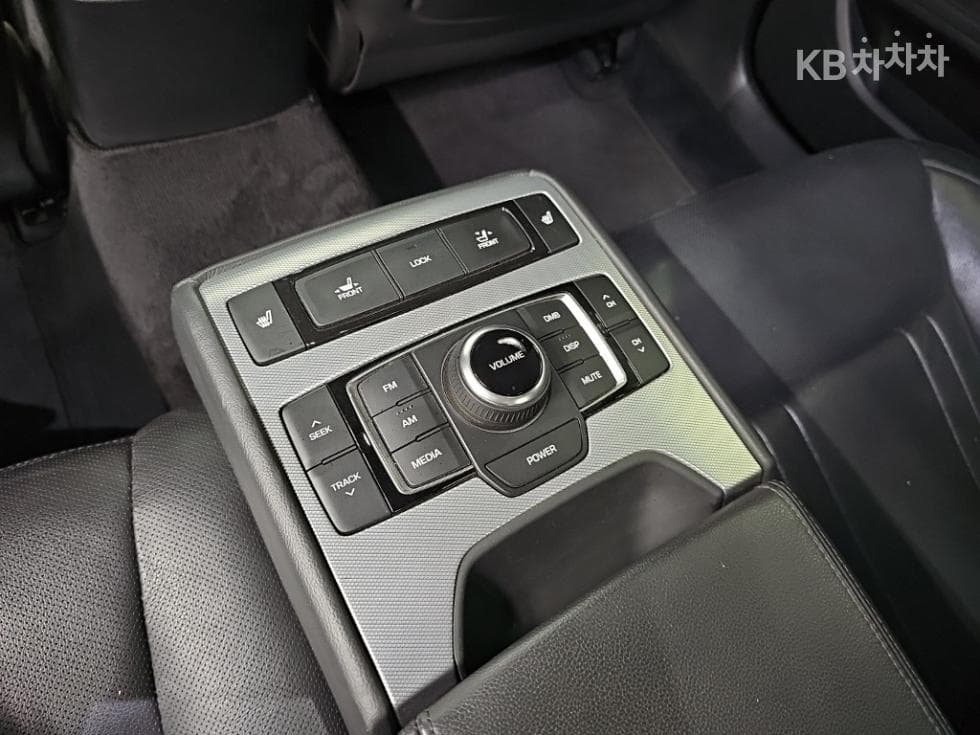 Genesis G803.3 GDI AWD Luxury - 14