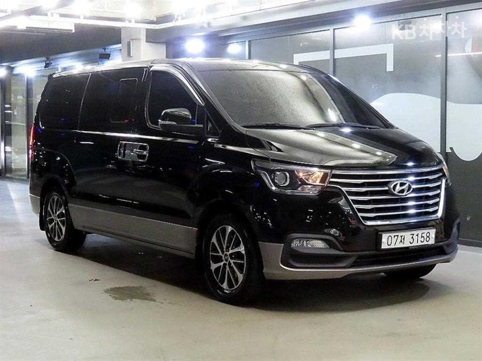 Hyundai The New (facelift) 그랜드 Star렉스 어반 9-seater Exclusive - Image 1