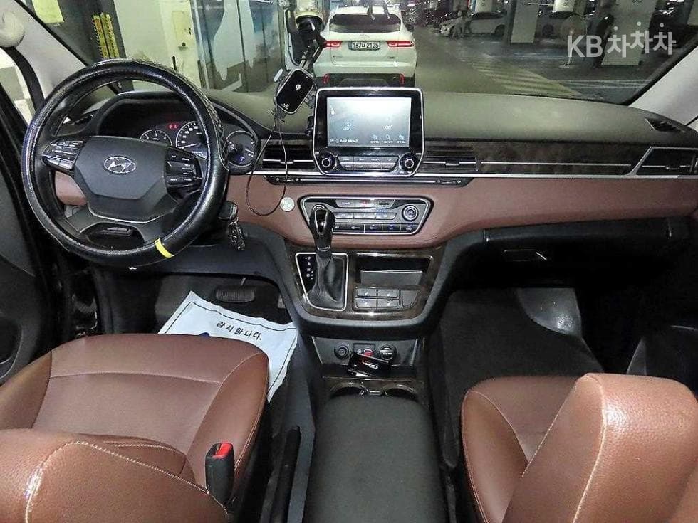 Hyundai The New (facelift) 그랜드 Star렉스어반 9-seater Exclusive - 10