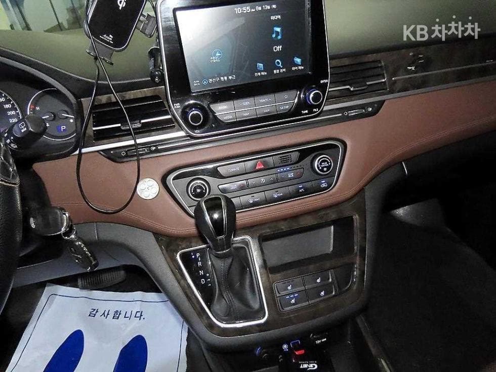 Hyundai The New (facelift) 그랜드 Star렉스어반 9-seater Exclusive - 11