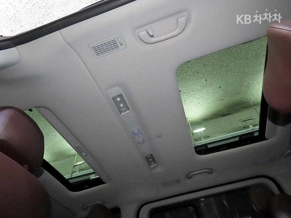 Hyundai The New (facelift) 그랜드 Star렉스어반 9-seater Exclusive - 16