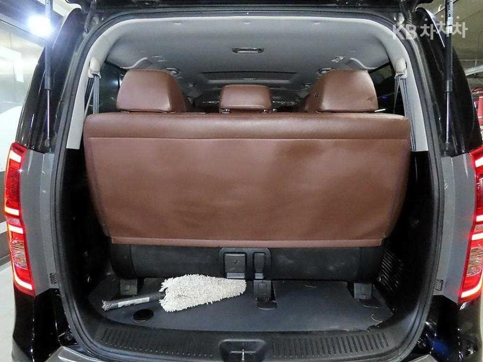Hyundai The New (facelift) 그랜드 Star렉스어반 9-seater Exclusive - 17