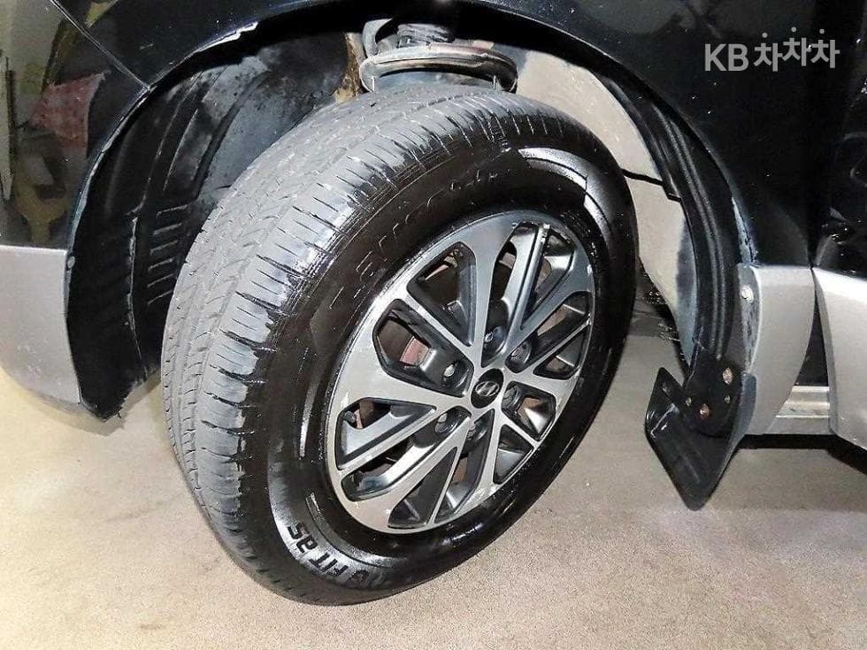 Hyundai The New (facelift) 그랜드 Star렉스어반 9-seater Exclusive - 19