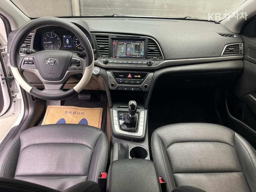 Hyundai Avante (Elantra)AD1.6 GDi Value Plus - 7
