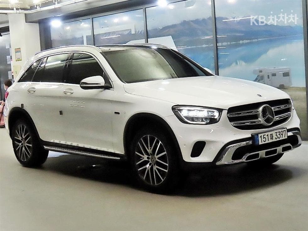 Mercedes-Benz GLC(X253) 300 e 4Matic - Image 1